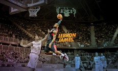 开云体育在线-年度焦点之战之夜，武切维奇关键战不手软