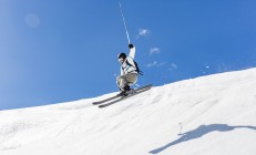 开云平台-杜兰特教科书级表现引领老鹰完胜吉林，诠释现代篮球锋线统治力