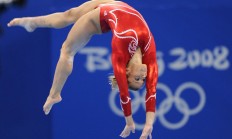 开云足球直播-F1街道赛的爵士变奏，从赛道到球场，逆袭如何成为传奇