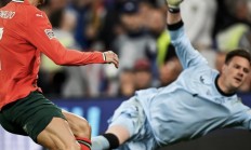 开云APP-包含巴塞罗那中场传控打破纪录，展现独特实力的词条