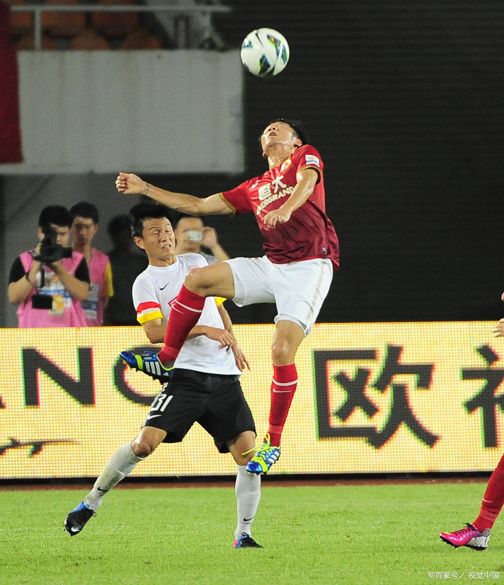 豪门足球赛事掀起高潮，各队实力纷呈的简单介绍