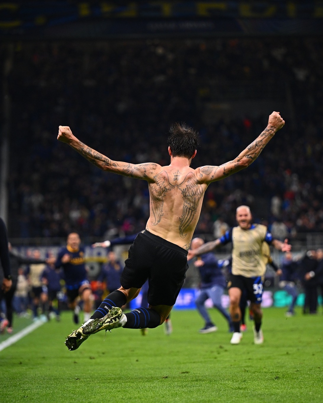 包含那不勒斯遗憾出局，欧冠梦碎残酷一刻的词条