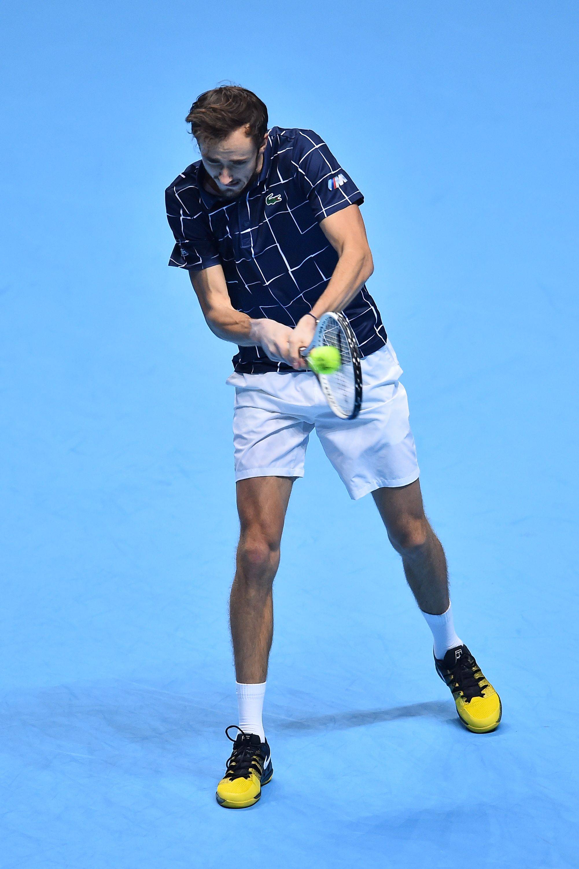 德国网球队轻取意大利网球队,梅德韦杰夫制霸全场的简单介绍 德国网球队轻取意大利网球队,梅德韦杰夫制霸全场的简单介绍