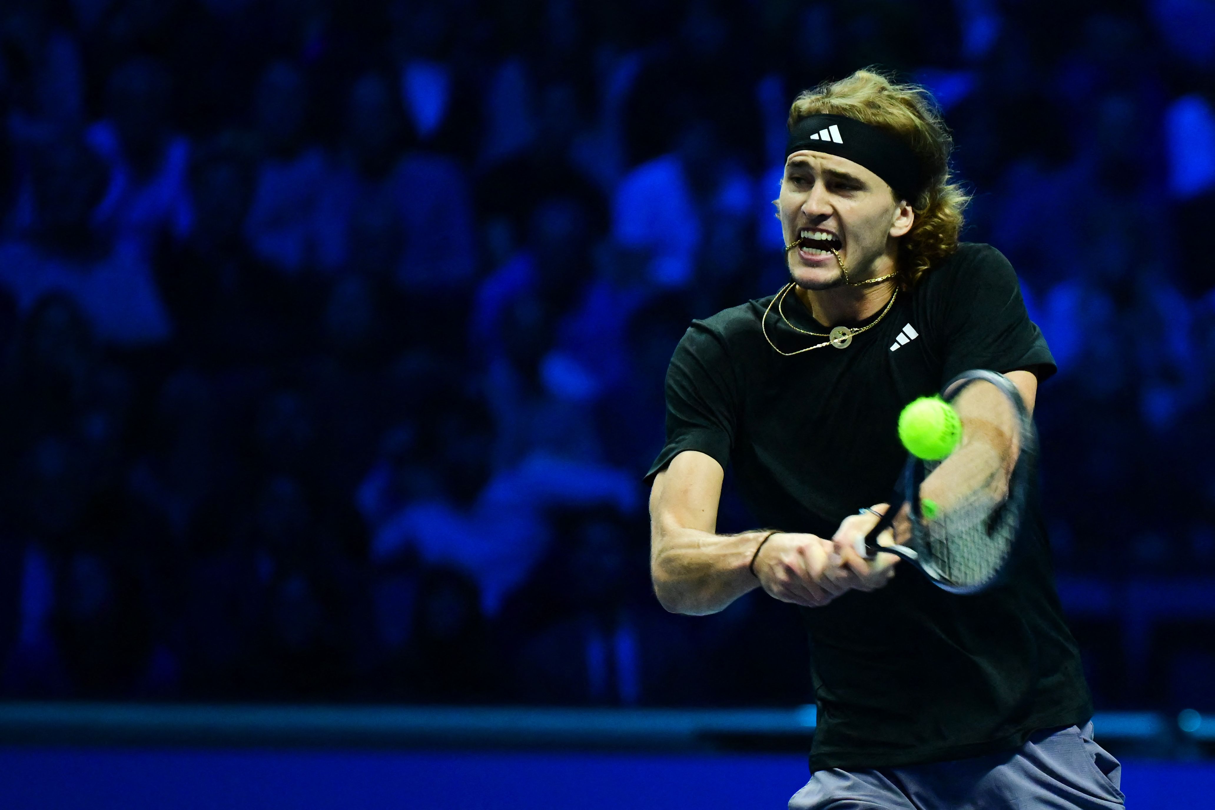 德国网球队轻取意大利网球队,梅德韦杰夫制霸全场的简单介绍 德国网球队轻取意大利网球队,梅德韦杰夫制霸全场的简单介绍