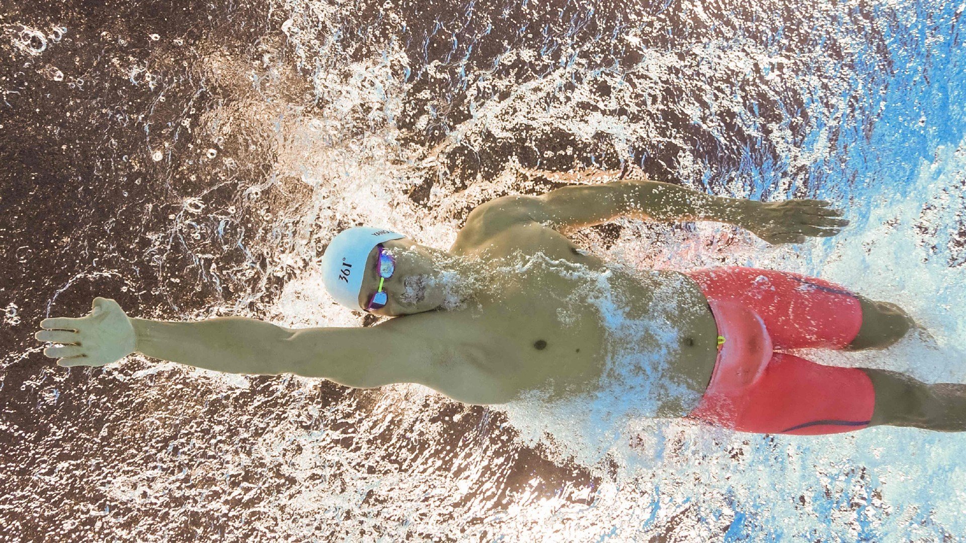 马丁内利闪耀生死战，尼日利亚力克挪威书写非洲足球新篇章