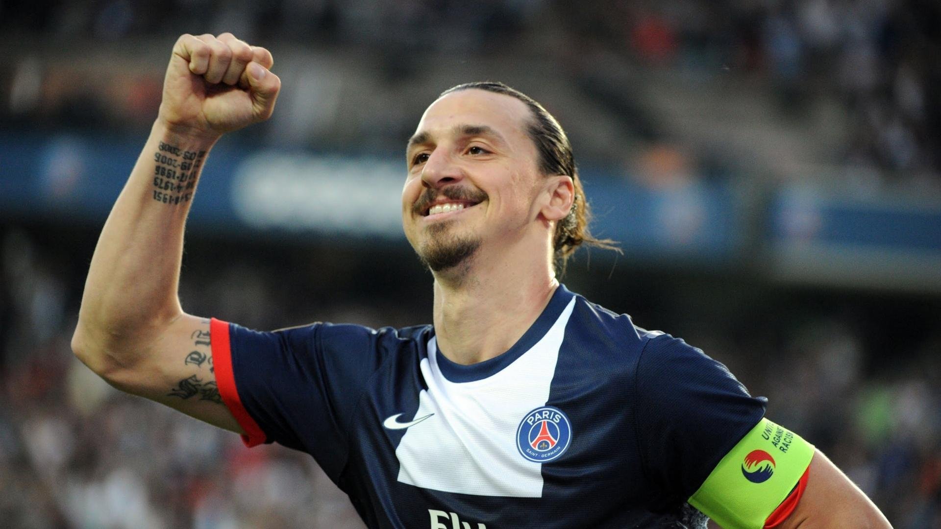 赛道上的孤勇者，F1街道赛之夜，马克西扛起全队